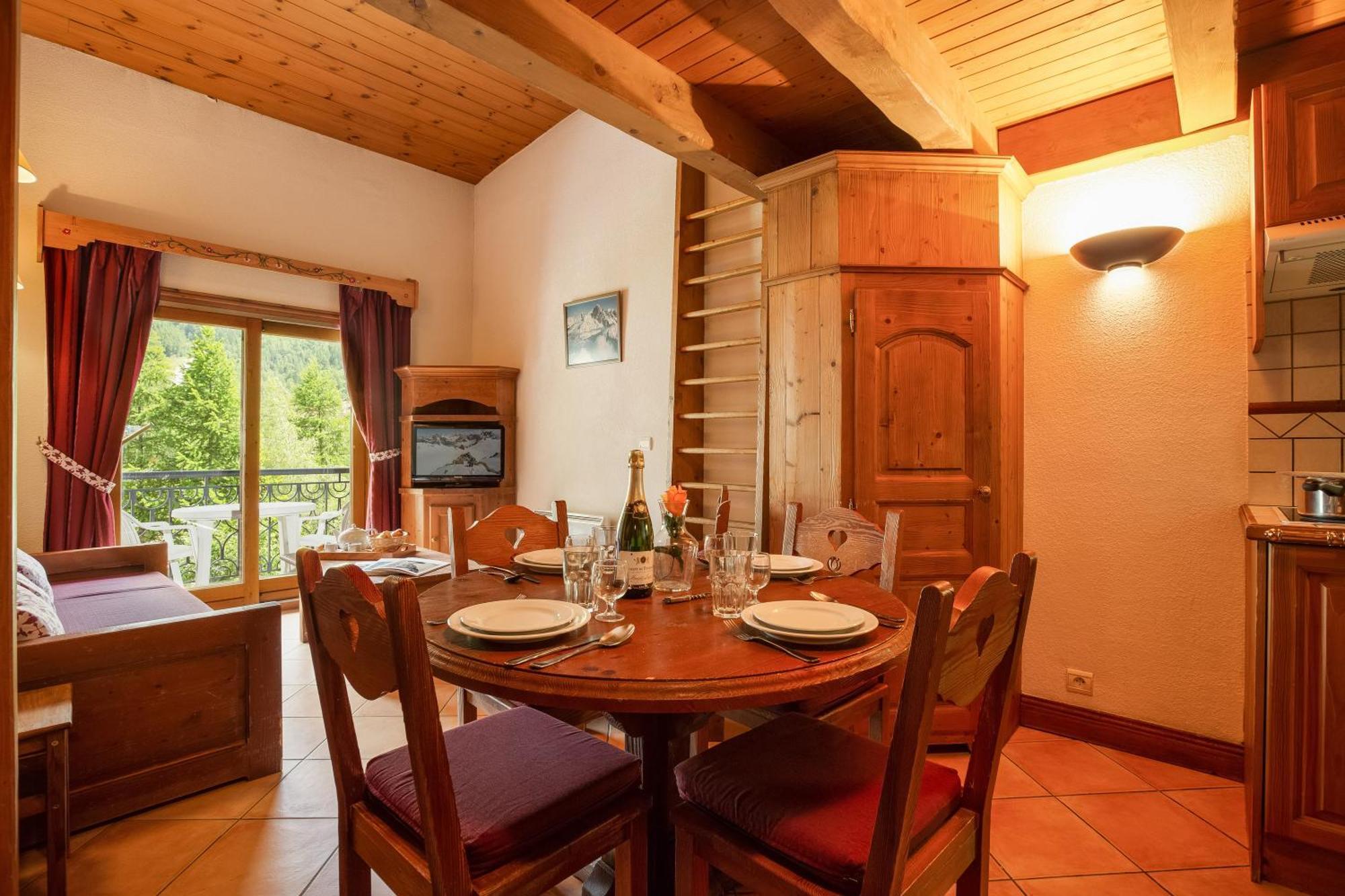 Residence Le Cristal Apartments Chamonix ภายนอก รูปภาพ